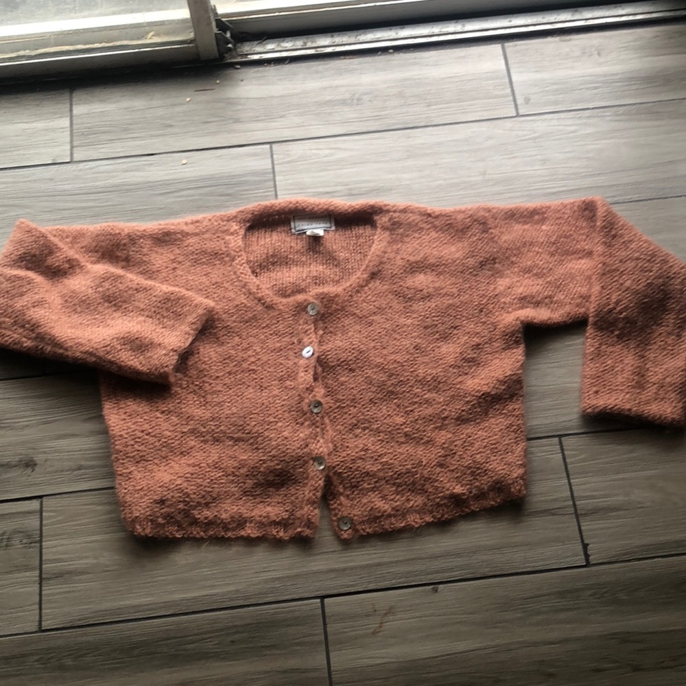 Sweater Apricot Lat Naylor Size Small